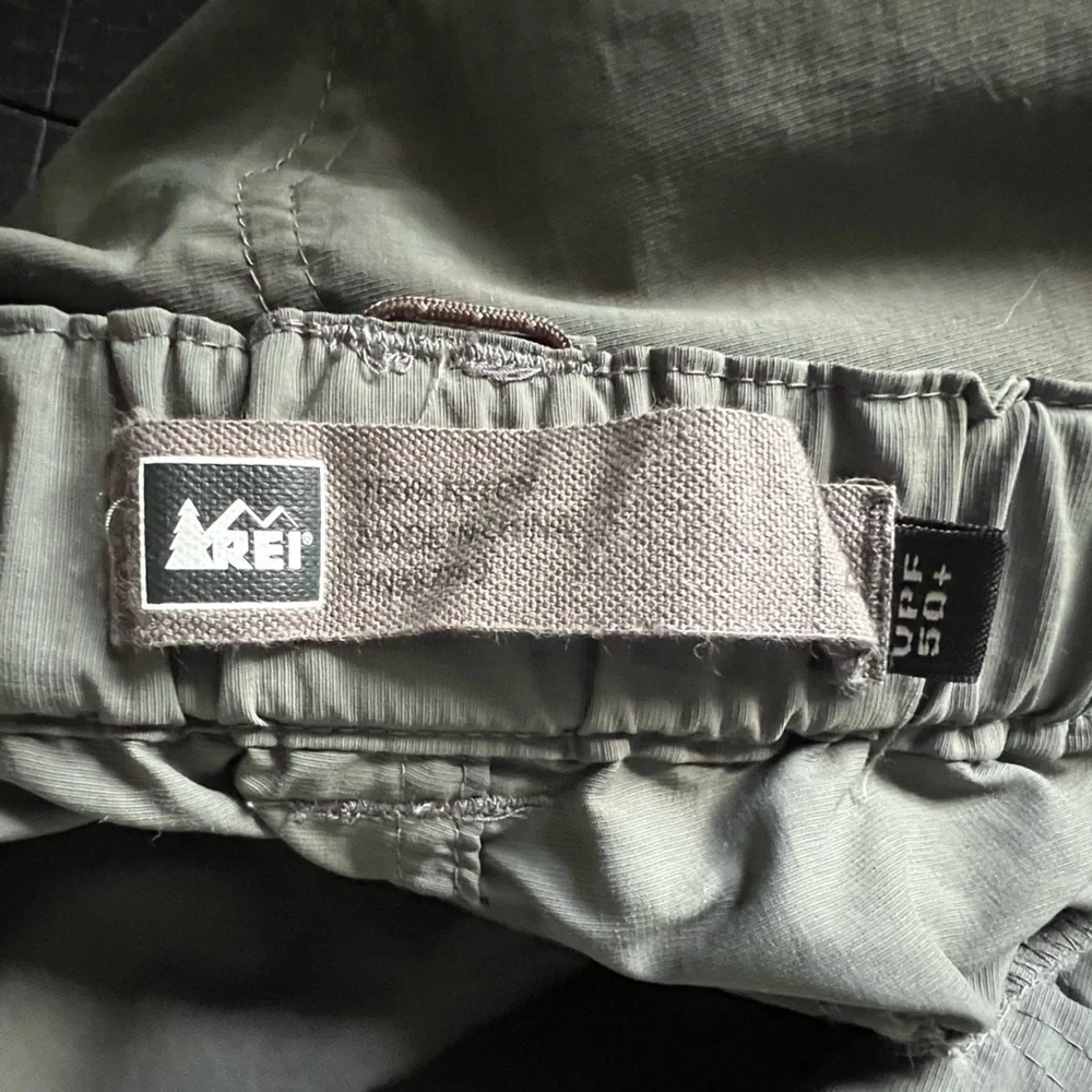 REI Convertible Cargo Men's Gray Pants UPF 50 XXL 28L with belt - Picture 6 of 10